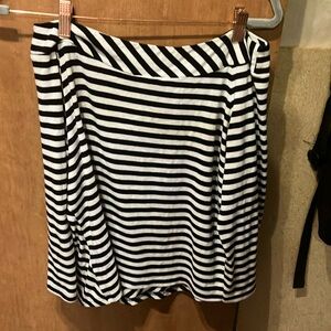 off the shoulder striped black and white t shirt